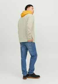 Jack & Jones CRAIG SHAWL NECK - Jopica - white melange
