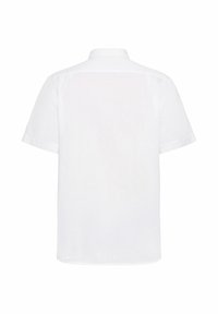 Camisa blanca de manga corta confeccionada en tela texturizada. Presenta un cuello clásico y un corte recto. Sin patrones ni acentos visibles.