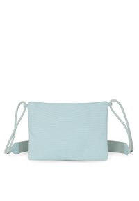 Borsa di stoffa rettangolare azzurro chiaro con spallacci regolabili, caratterizzata da una superficie testurizzata e da un design minimalista.