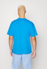 Nike Sportswear TEE - T-shirt básica - light photo blue/black