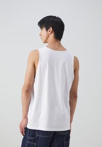 Levi's® RELAXED GRAPHIC TANK - Top - bright white