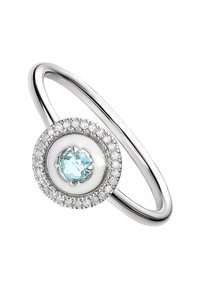 Anillo de plata con una gema central de color aqua rodeada por un ajuste circular de esmalte blanco y un halo de pequeñas piedras transparentes.