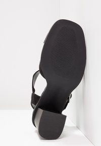 New Look Wide Fit Sandaalit nilkkaremmillä - black