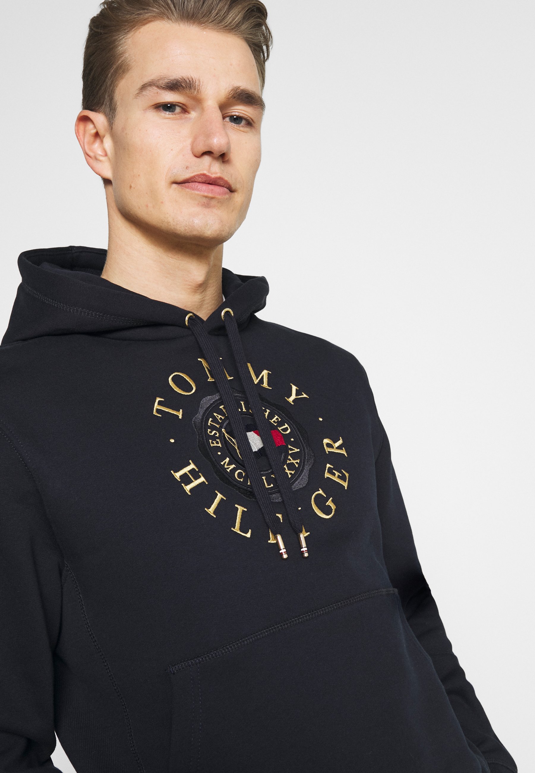 tommy hilfiger icon coin