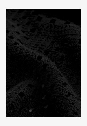 Next, SHORT SLEEVE CROCHET CREW NECK - Trükipildiga T-särk - black ultimate
