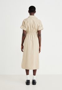 GAP CUTOUT MIDI SHIRTDRESS - Marškininė suknelė - khaki