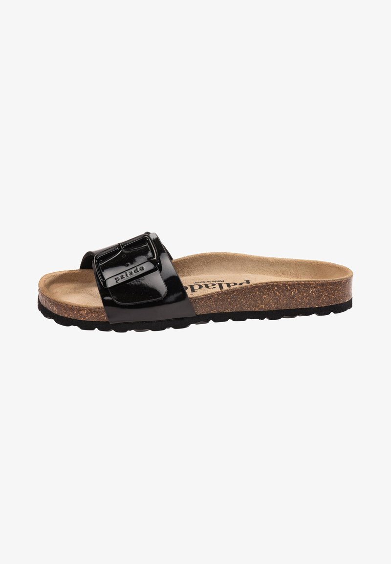 Svart patenterad faux läder slid sandal med bred rem och justerbar spänne, med en bekväm korkfotbädd och texturerad gummisul.