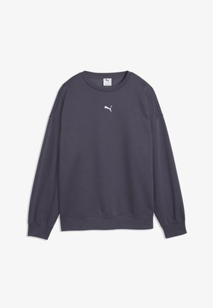 Ciemnoszara bluza Puma z długim rękawem, okrągłym dekoltem i małym białym logo Puma na środku klatki piersiowej.