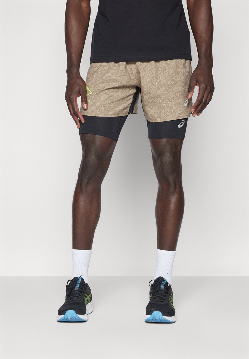 ASICS FUJITRAIL ALL OVER PRINT SHORT MEN - Pantalón corto de deporte - pepper