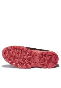 Semelle de chaussure en caoutchouc rouge avec un motif de traction texturé, comprenant des rainures et des formes arrondies, conçue pour l'adhérence et la durabilité.