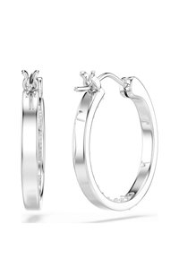 Srebrne kolczyki kółka z gładką, polerowaną powierzchnią i bezpiecznym zapięciem zatrzaskowym. Wzór zawiera subtelne zdobienia na krawędzi.