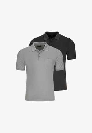Zwei kurzärmelige Herren-Poloshirts, eines in Hellgrau und eines in Schwarz, jeweils mit einem geknöpften Kragen und einer Brusttasche.