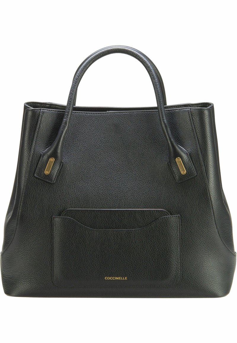 Sac à main en cuir noir texturé avec double poignée, poche avant et petit nom de marque doré "Coccinelle" sur la poche avant.