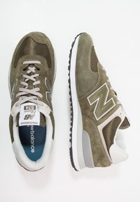 New Balance ML574 UNISEX - Sapatilhas - olive