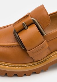 See by Chloé Czółenka