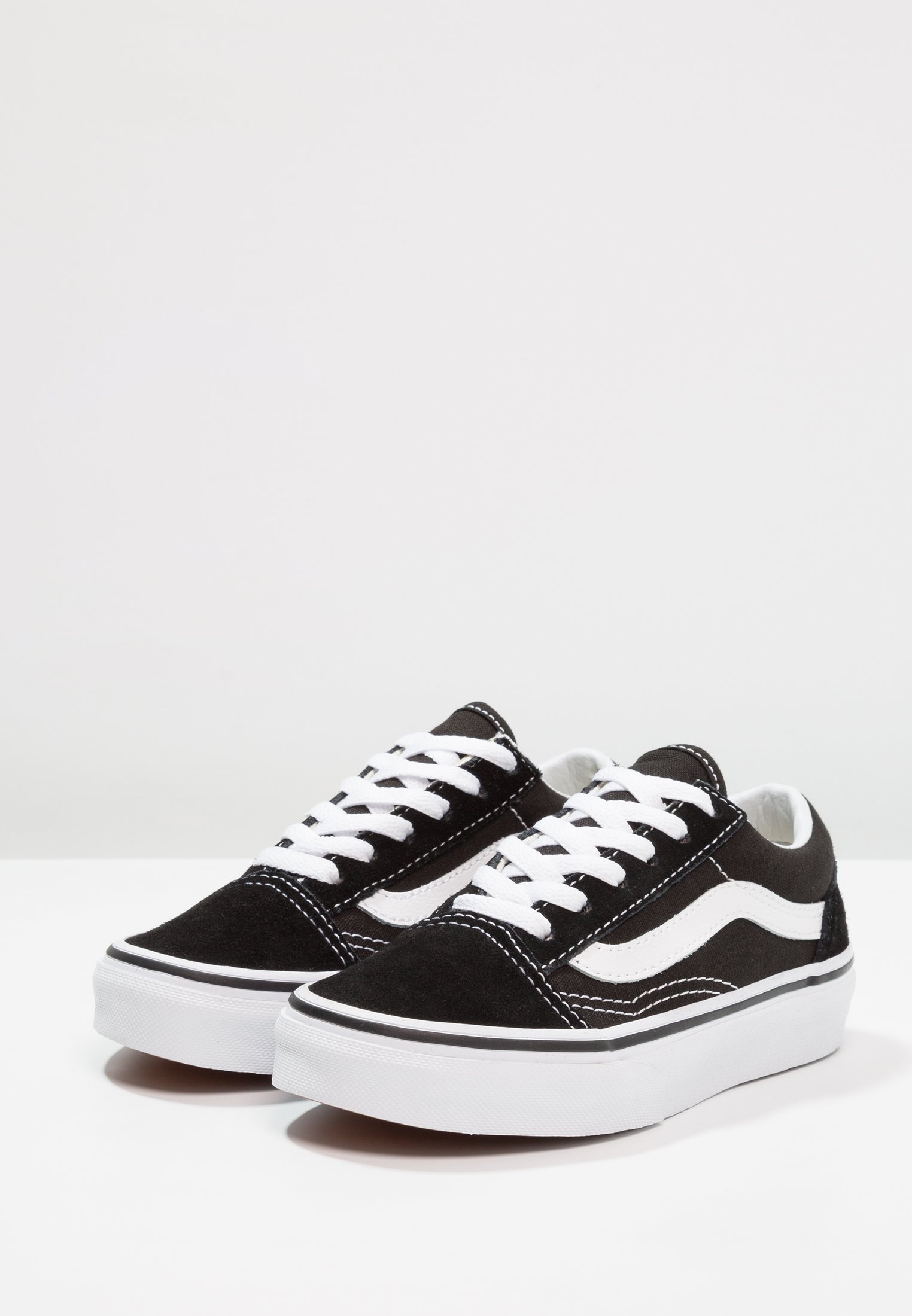 vans plimsolls black
