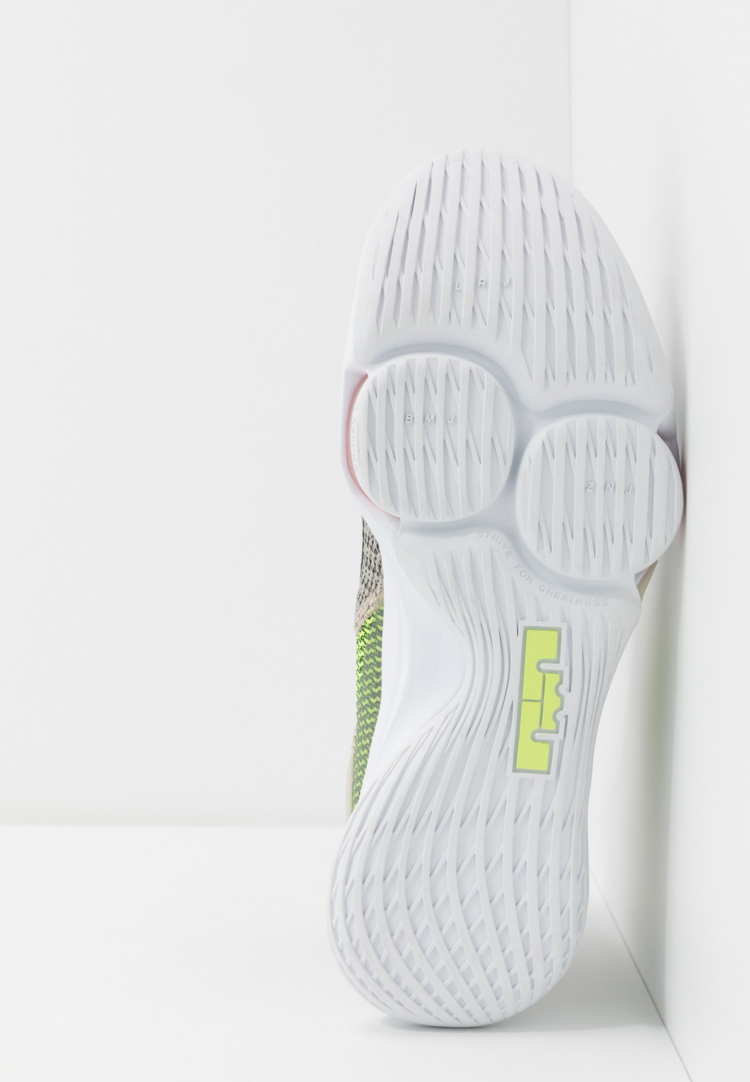 lebron witness 4 zalando
