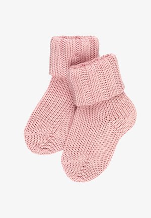 Gebreide roze sokken met een omgevouwen ribbelrand, voorzien van een zachte textuur en een ronde teen, ontworpen voor comfort en warmte.