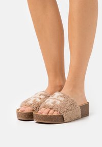 Tory Burch Tofflor & inneskor - beige