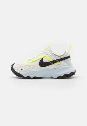 Nike Sportswear Trainers - white