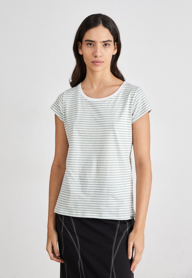 Mads Nørgaard - STRIPE TEASY TEE - T-shirt print - brilliant white/jadeite, Vergroten