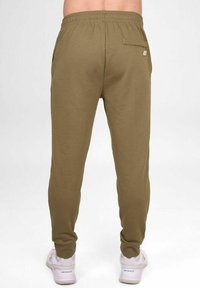 BIDI BADU CHILL - Pantaloni sportivi - olive