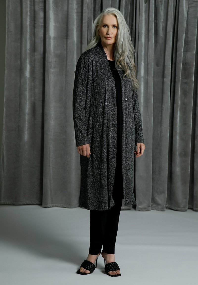 Damen Strickjacken | Ulla Popken Strickjacke zwart/schwarz - VM65651 Damen Strickjacken | Ulla Popken Strickjacke zwart/schwarz - VM65651