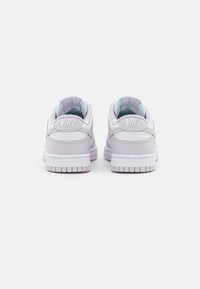 Nike Sportswear DUNK - Sapatilhas - white/venice