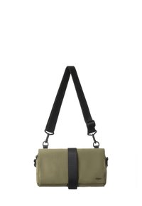 Borsa a tracolla verde oliva con una superficie liscia e resistente, dotata di una tracolla nera regolabile e di una banda nera prominente al centro.