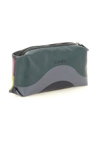 Pochette cosmetica con cerniera in pelle verde, grigia e burgundy strutturata. Design curvo con dettagli lisci e logo in nero.