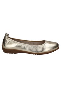 Ballerines métalliques dorées avec un bout rond et une semelle en caoutchouc basse. Texture lisse avec un éclat subtil, présentant un design léger.