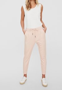 Vero Moda Jogginghose - light pink