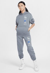 Nike Sportswear CLUB UNISEX - Hoodie - smoke grey/white