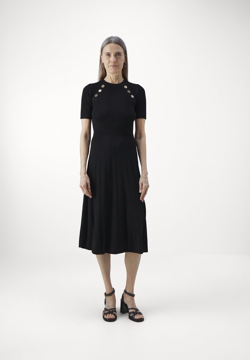 MICHAEL Michael Kors - SNAP RAGLAN FLAR MIDI - Vestido de punto - black, Ampliar