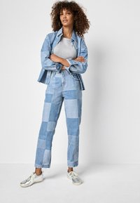 Next PATCHWORK  - Sirgete säärtega teksad - mid blue