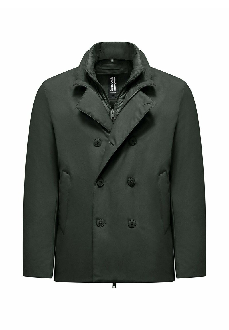 Cappotto doppiopetto verde scuro con colletto a scollo a V, chiusura con bottoni, tasche laterali e un tessuto liscio e testurizzato. Design leggero.