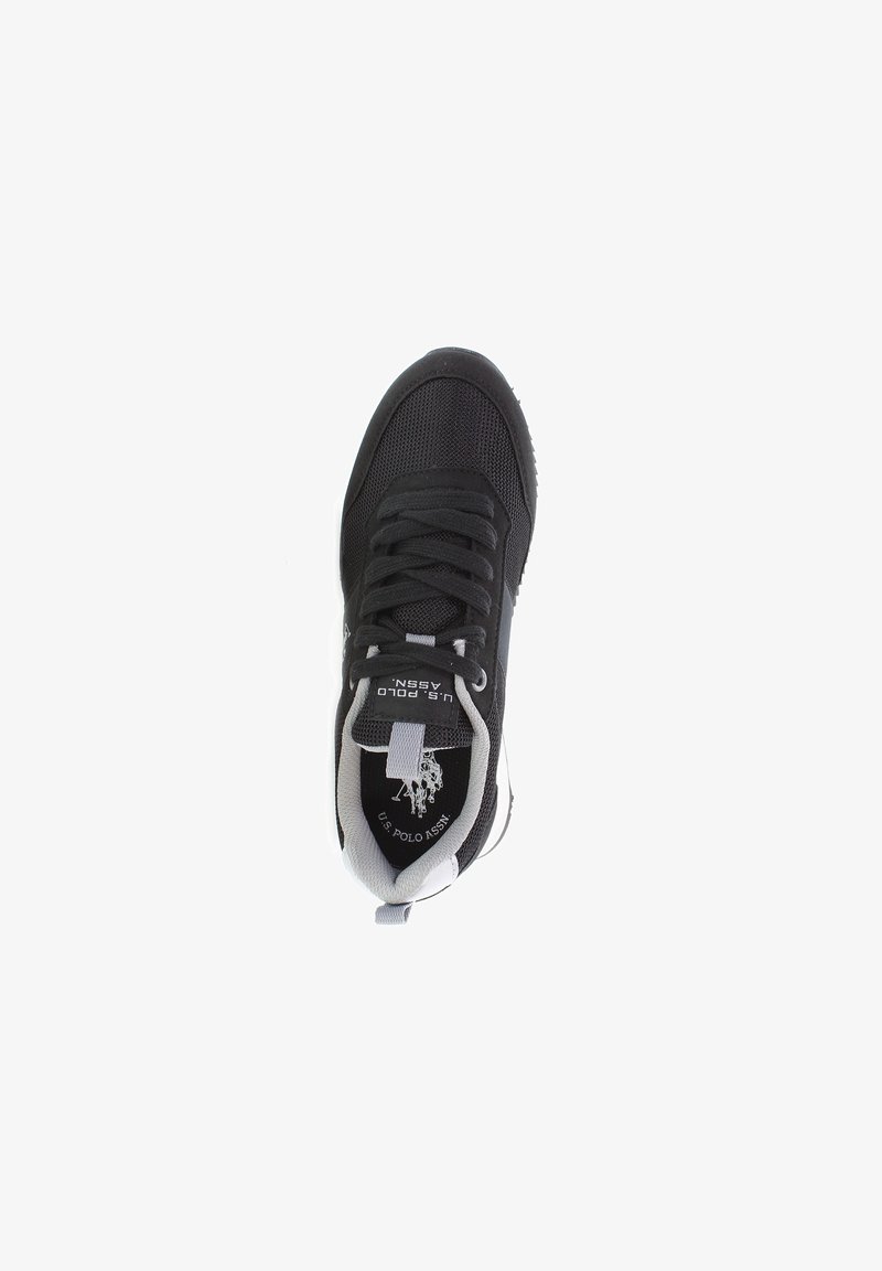 Chaussure de sport noire avec une tige en mesh, système de laçage, col rembourré et semelle en caoutchouc. Présente des accents gris et un logo sur la languette.