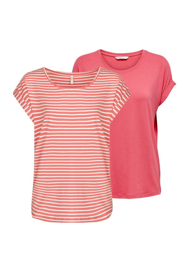 Conjunto de dos camisetas: una de color coral con rayas blancas y otra de color coral sólido. Ambas tienen mangas cortas y un corte holgado. Tejido suave y ligero.