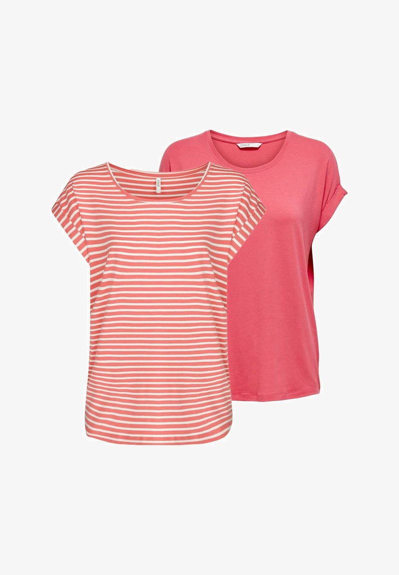 Conjunto de dos camisetas: una de color coral con rayas blancas y otra de color coral sólido. Ambas tienen mangas cortas y un corte holgado. Tejido suave y ligero.