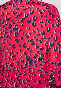 Marc Cain Blusa - red