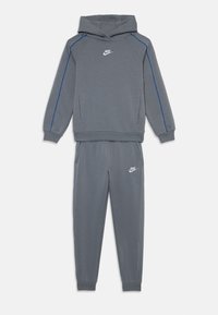 Nike Sportswear - CLUB TRACKSUIT UNISEX SET - Tracksuit bottoms - smoke grey/game royal/white Thumbnail Image 1