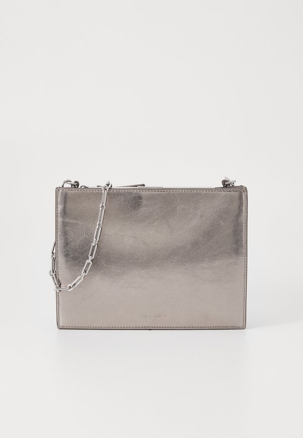 NIGHT SQUARE CROSSBODY SHINY - Cross body bag - silver