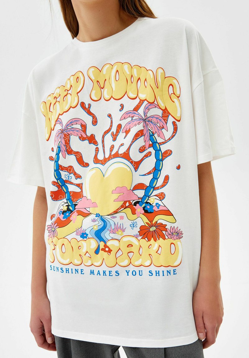 Damen Kleider | Bershka WITH PRINT T-Shirt print white/weiß - AA56106 Damen Kleider | Bershka WITH PRINT T-Shirt print white/weiß - AA56106