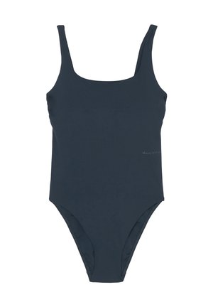 Mörkblå baddräkt med breda axelremmar, en smidig kropp och högskuren benlinje. Har inre foder och en subtil detalj med varumärkeslogotyp.