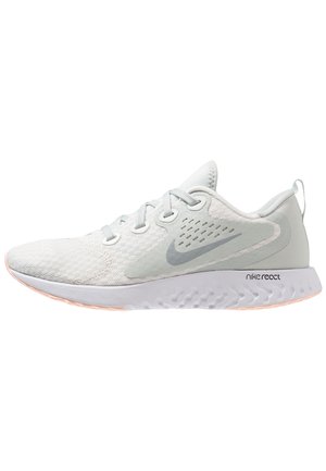 Nike Performance Chaussures de running sur route - white