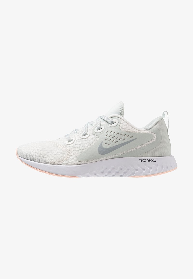 Nike Performance Chaussures de running sur route - white