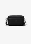 MUST CONVERTIBLE CAMERA BAG - Soma ar siksnu pāri ķermenim - black