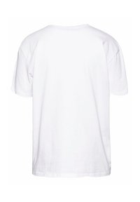 Tricou alb din bumbac, croi lejer, mâneci scurte, decolteu rotund, design simplu fără modele sau embellismente, textură moale.