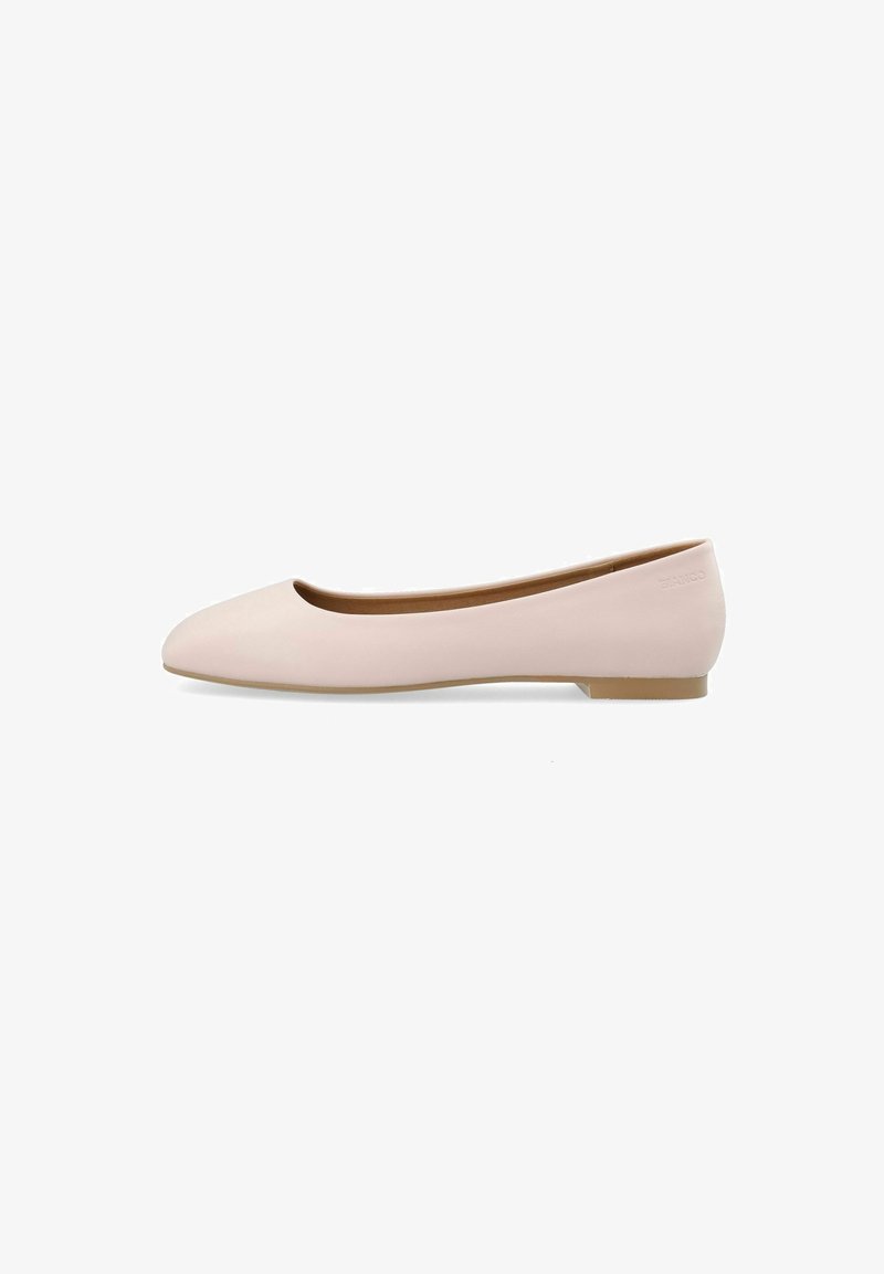 Helle rosa Ballettflats aus glattem Material, mit runder Zehenpartie und niedrigem Absatz, einfachem, klarem Design und ohne sichtbare Akzente.