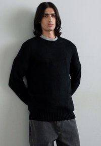NN.07 Strickpullover - black